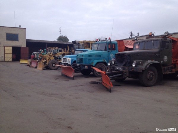 Взимку боротися з негодою на волинських дорогах буде майже 300 одиниць техніки. ФОТО