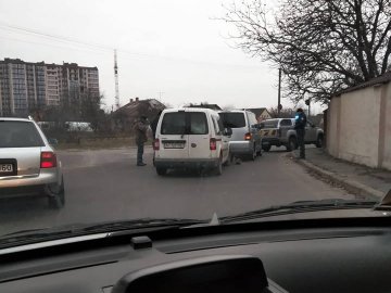 У Луцьку стукнулись два Volkswagen. ФОТО