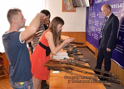Волиняни добровільно здали 70 одиниць зброї. ФОТО