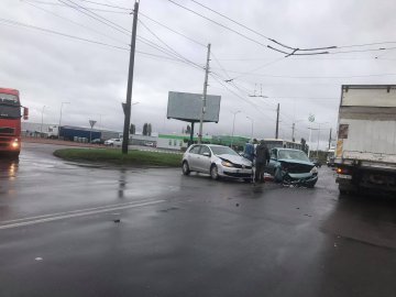 У Луцьку зіткнулися два легковики. ФОТО