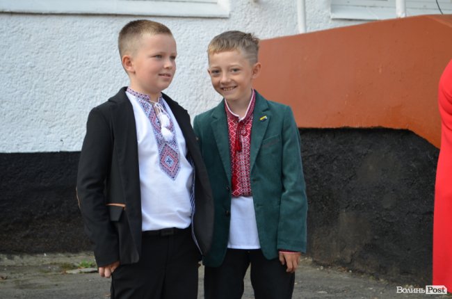 Перший дзвоник у луцькій школі №17. ФОТО