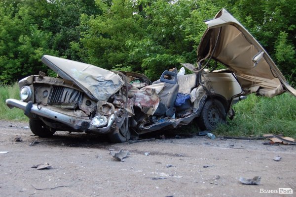 ДТП на Володимирській трасі: один загиблий та двоє у лікарні. ФОТО