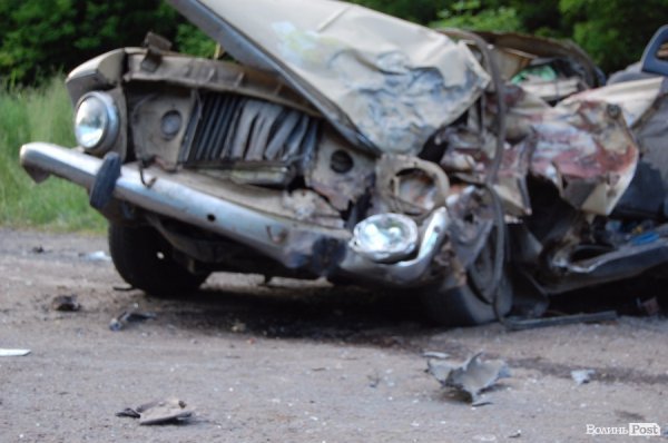 ДТП на Володимирській трасі: один загиблий та двоє у лікарні. ФОТО