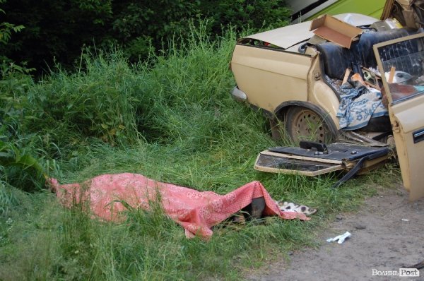 ДТП на Володимирській трасі: один загиблий та двоє у лікарні. ФОТО