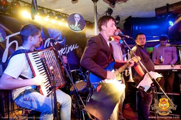 Як у Луцьку переспівували «Гадів». ФОТО