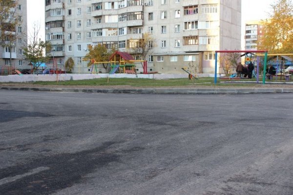 Як відремонтували двір у Луцьку. ФОТО