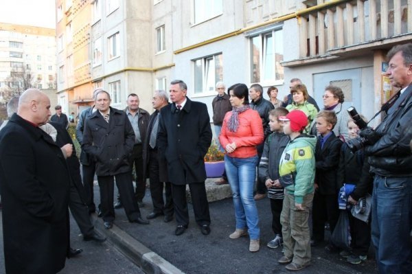 Як відремонтували двір у Луцьку. ФОТО