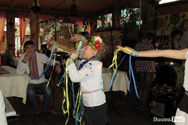 У Володимирі-Волинському відбулась благодійна арт-вечірка. ФОТО