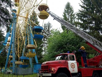 Назвали причину зупинки колеса огляду у центральному парку Луцька