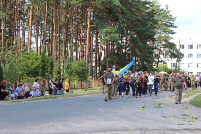 На Волині попрощалися з Героєм, командиром стрілецького взводу 100-ої окремої бригади тероборони Юрієм Шабатом