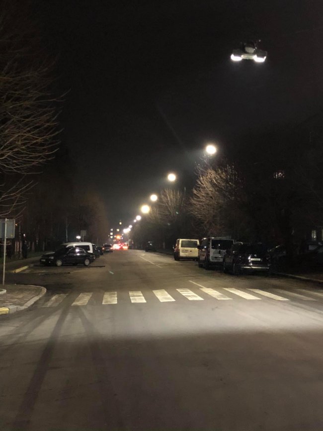 На одній із вулиць Луцька встановили нове освітлення. ФОТО 
