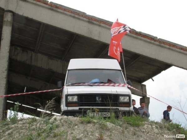 Під Луцьком змагалися автогонщики. ФОТО 