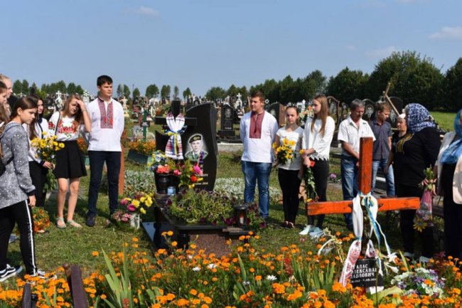 Іловайський котел: в Іваничах вшанували пам'ять загиблих