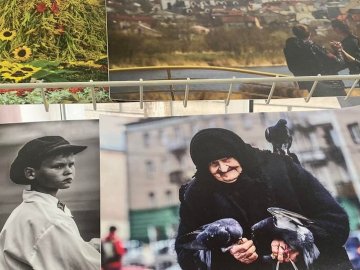 Луцький фотограф продає світлини заради української армії 