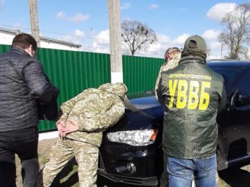 Впіймали прикордонника Луцького загону, який вимагав чималий хабар від селянина