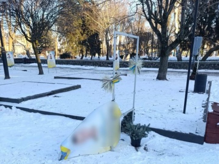 Зневажив пам'ять: 40-річний волинянин зірвав портрети загиблих Героїв на меморіальних банерах