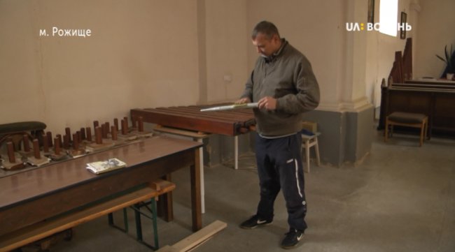 Розповіли, як у Рожищі реставрують орган в костелі. ВІДЕО