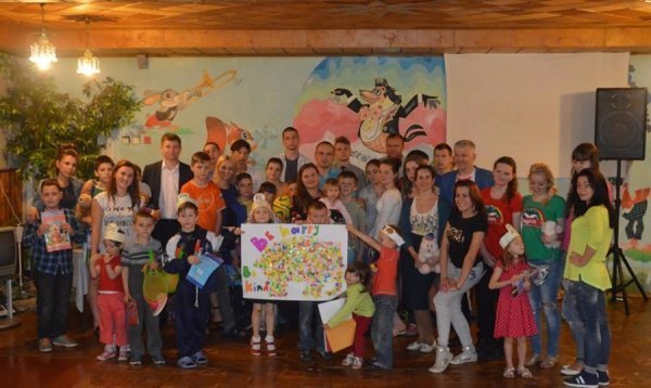 Кошти, зібрані на Світському Рауті, стали подарунком для дитячого притулку. ФОТО 