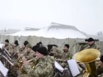 На Рівненському полігоні військові грали джаз. ВІДЕО