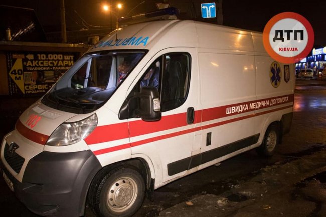 У Києві таксист помер за кермом авто з пасажирами. ФОТО