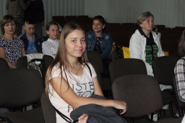 У Ковелі дітям бійців АТО компанія «Інвестор» подарувала путівки в патріотичний табір. ФОТО