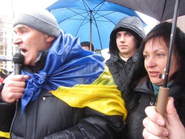 У Донецьку спалили «Януковича». ФОТО. ВІДЕО