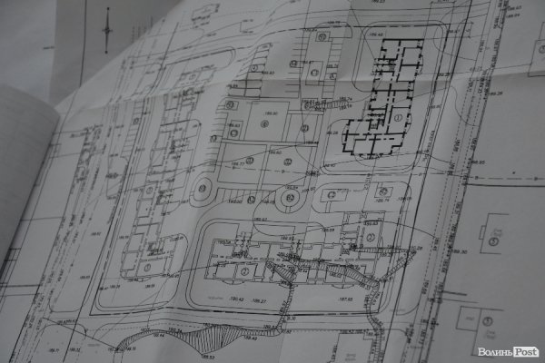Сільська громада вимагає призупинити скандальне будівництво «прокурорської» дев’ятиповерхівки під Луцьком. ФОТО