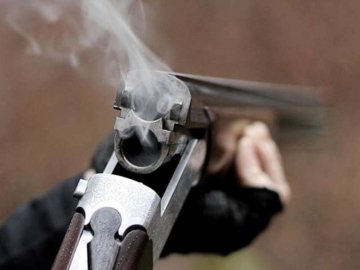 Судитимуть волинянина, який випадково застрелив з рушниці падчерку