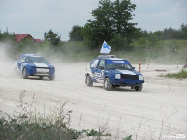 Під Луцьком змагалися автогонщики. ФОТО 