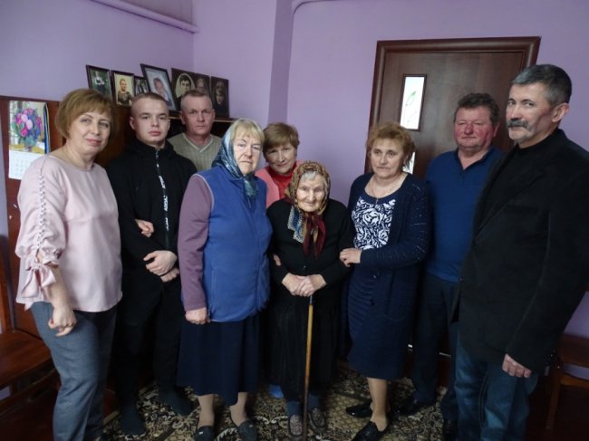 10 правнуків і 4 праправнуки: жителька Турійщини відзначила 100-річчя. ФОТО