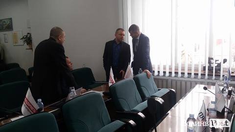 Андрій Покровський переговорюється з В'ячеславом Рубльовим