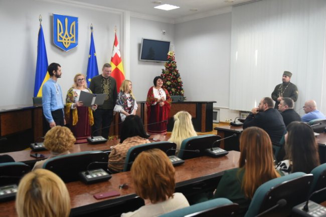 До луцької мерії з колядками завітали нацгвардійці