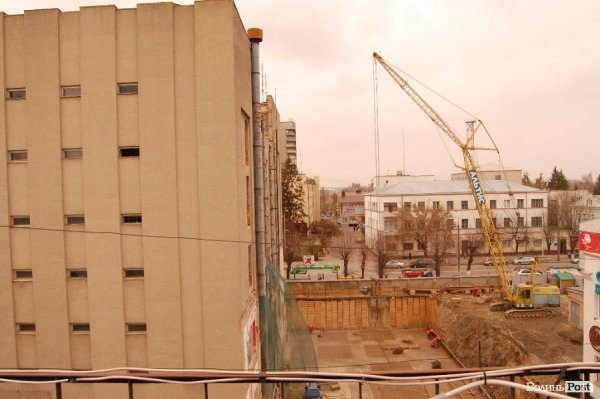 У Луцьку завершують демонтажні роботи у ЦУМі. ФОТО