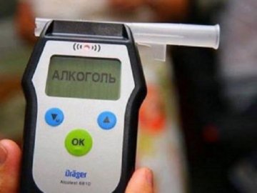 На Волині п'яний водій BMW пошкодив дві машини