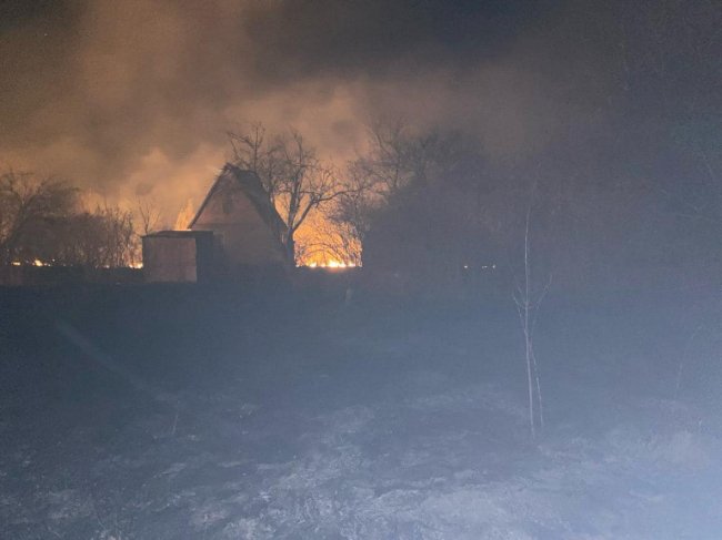 Через масштабну пожежу сухостою на Волині мало не згорів дачний масив