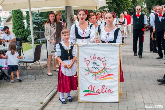 Від Мексики до Індії: грандіозний міжнародний фестиваль стартував у Луцьку. ФОТО