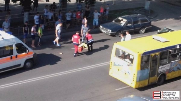 У Луцьку на проспекті Перемоги збили жінку. ФОТО