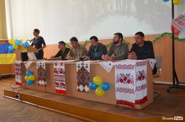 У Луцьку «айдарівці» розповіли студентам, скільки ще триватиме війна на Сході. ФОТО