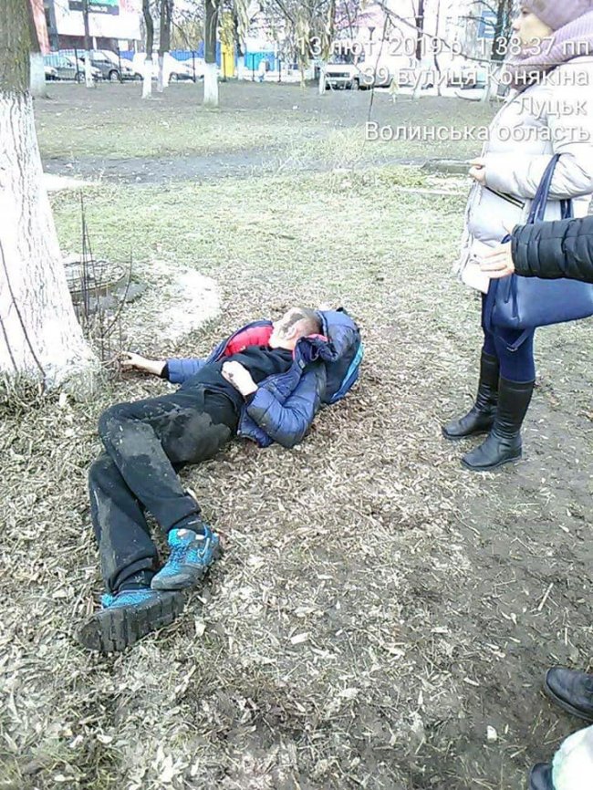 На луцькій автостанції роми побили чоловіка до втрати свідомості. ФОТО