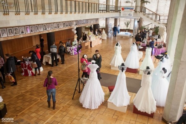 Луцьк на два дні став весільною столицею заходу України. ФОТО