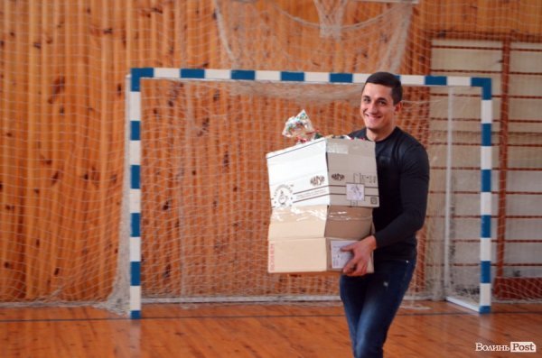 Бігали, раділи, вболівали: у Ковелі школярі змагалися на святкових «Веселих стартах»