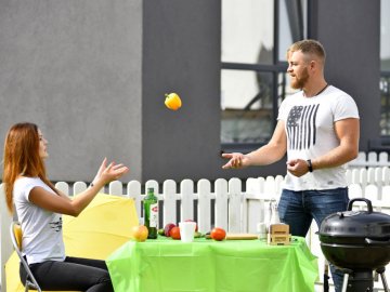 Осінні барбекю-посиденьки: луцький фотограф зазнімкував молоду пару на відпочинку в «Оріоні»*
