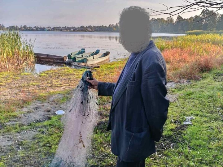 На Волині браконьєр зловив 13 рибин і завдав шкоди на 46 тисяч