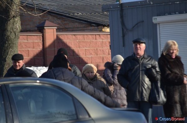 У Луцьку - тролейбусний затор. ФОТО