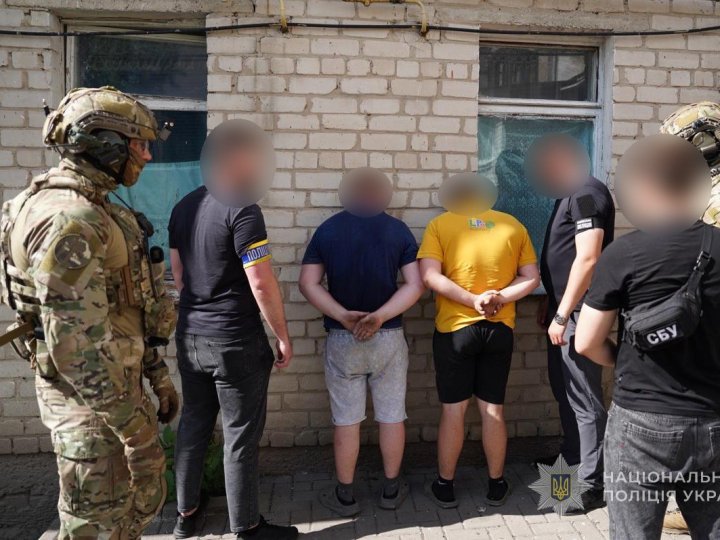 Двоє 19-річних жителів Рівненщини на замовлення Росії підпалили суд та відділення банку у Луцьку