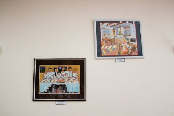 У Ковелі пологовий та лікарню прикрасили дитячими картинами. ФОТО