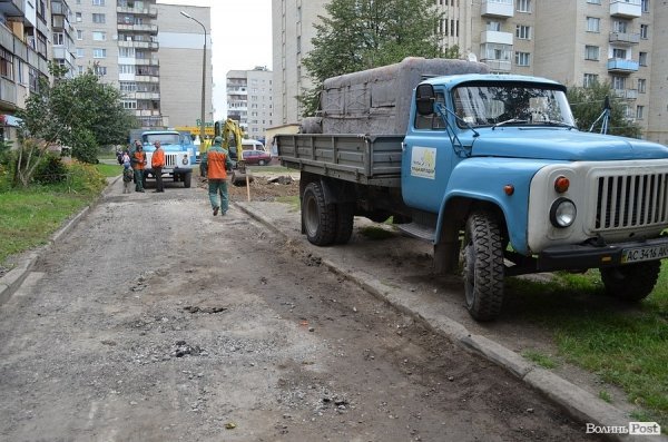 Розповіли про чергову серію ремонту луцьких дворів. ФОТО