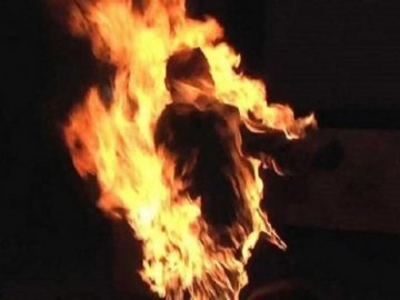 Чоловіку, який вчинив самопідпал у центрі Луцька, пересадять шкіру