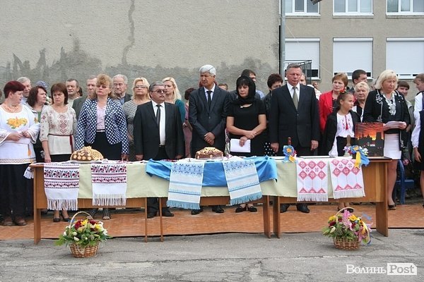 Перше вересня у луцькій школі №9. ФОТО