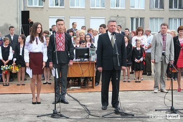 Перше вересня у луцькій школі №9. ФОТО